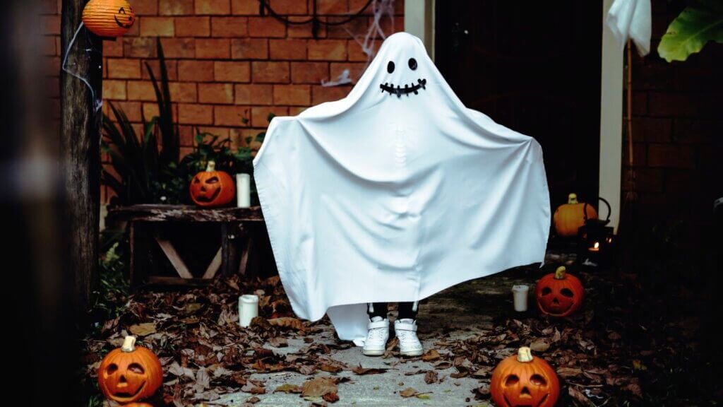 Ghost costume for Halloween party